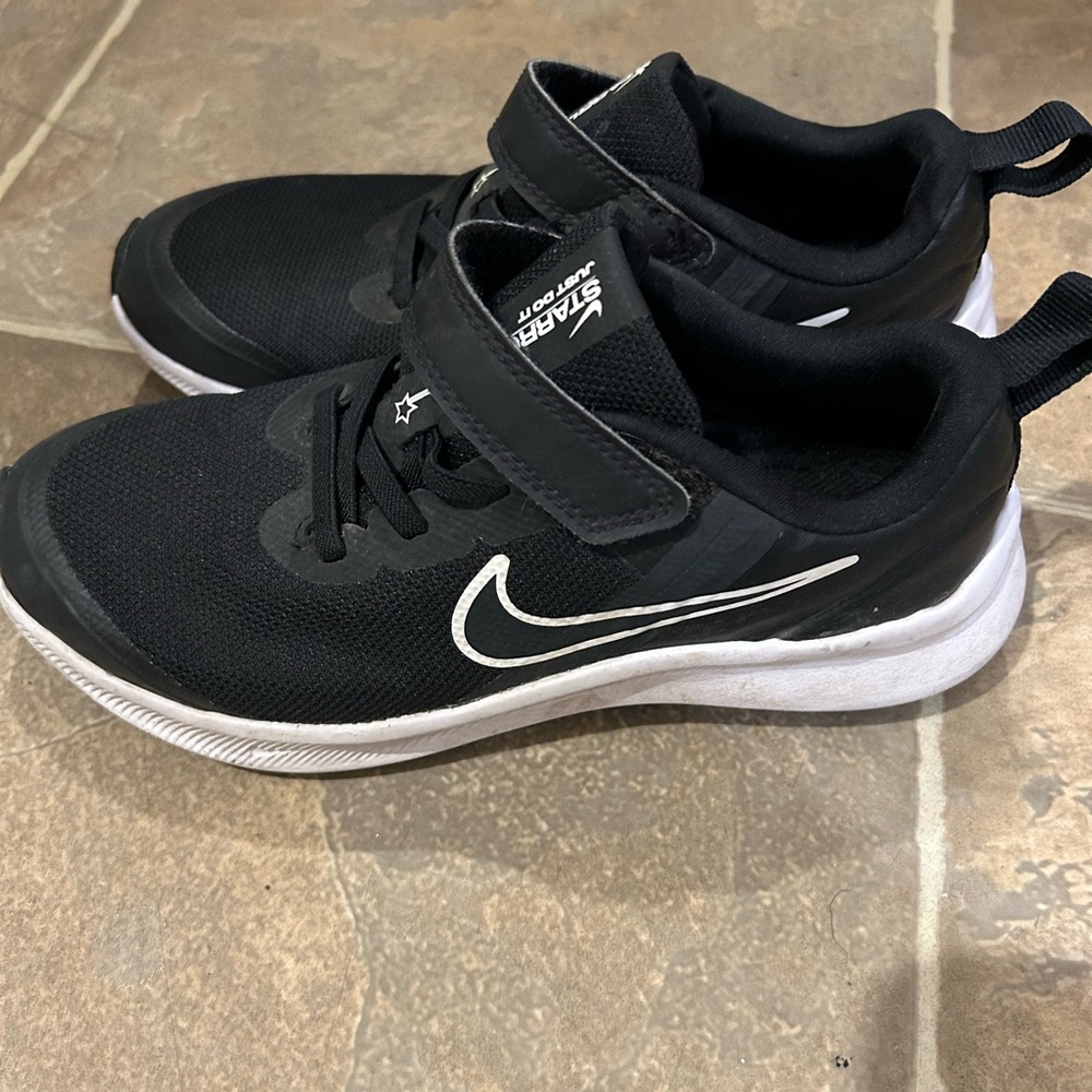 Nike Kids Black Athletic Shoes Runners